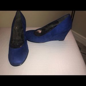 Aerosoles Blue Suede Shoes